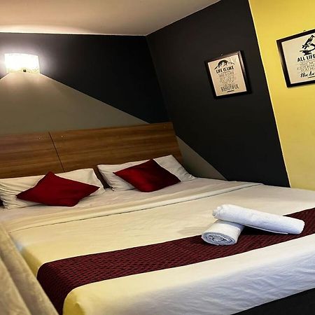 T-Hotel Mont Kiara Куала-Лумпур Экстерьер фото